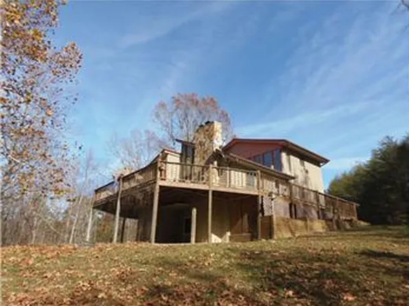210 Wrens Nest Trl, Murphy, NC 28906