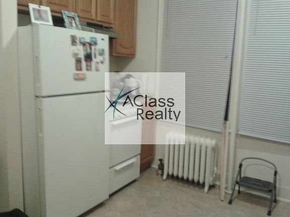 3rd image of 3009 35th Ave