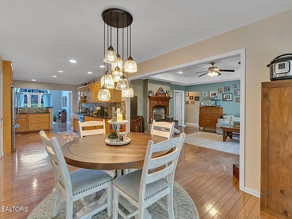 5th image of 1829 Southcliff Dr