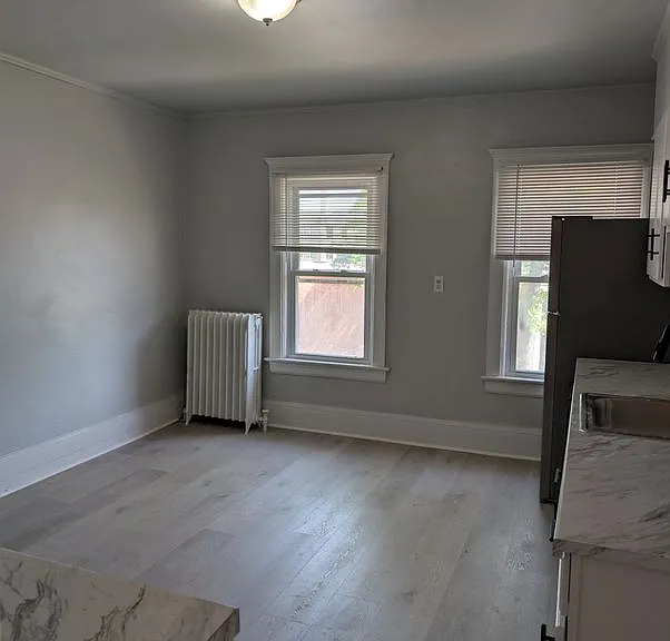 1097 Dewey Ave #B — Photo 6