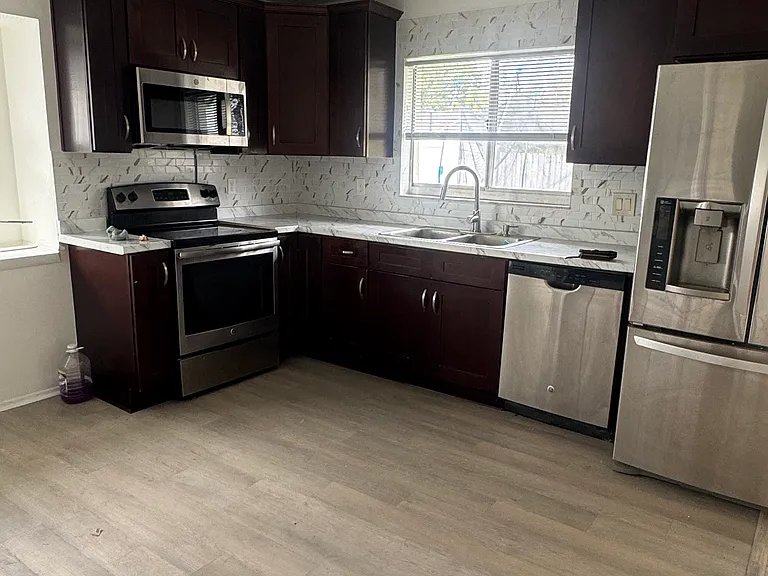 15158 Springview St — Photo 4