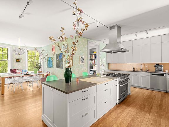 3rd image of 61 Pierrepont St #51/52