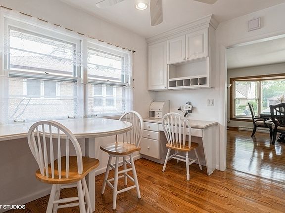5th image of 414 N Eastwood Ave