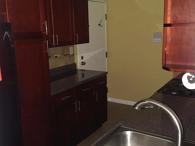 676 Quincy Bridge Ln — Photo 10