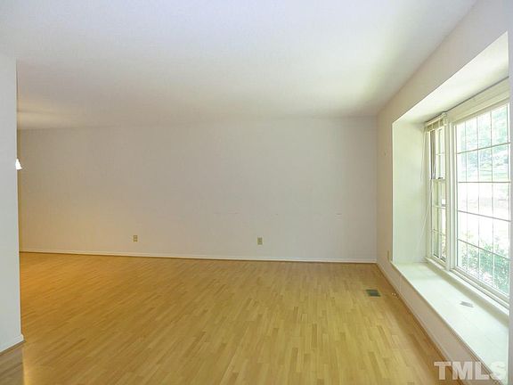 3rd image of 2455 Sedgefield Dr