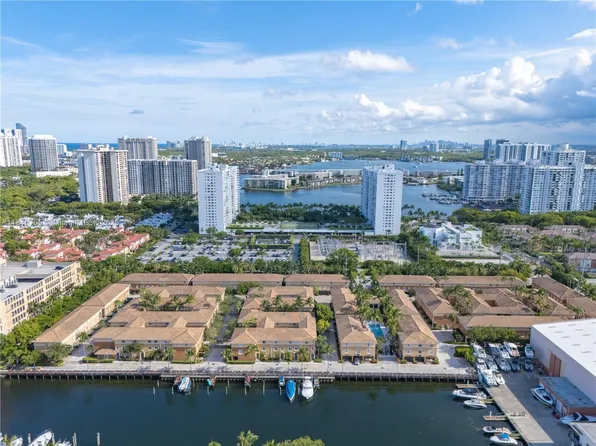 2861 NE 185th St APT 305, Aventura, FL 33180