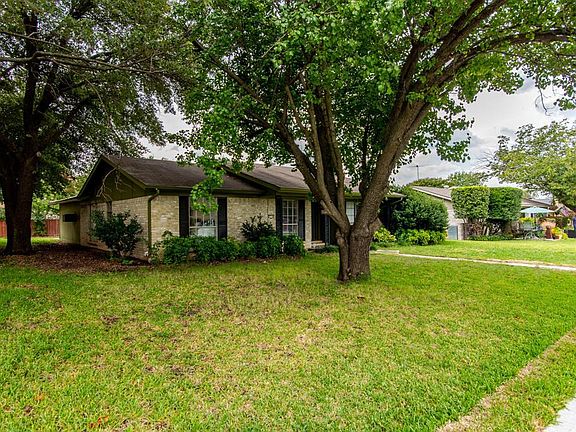 2nd image of 1718 Goliad Dr