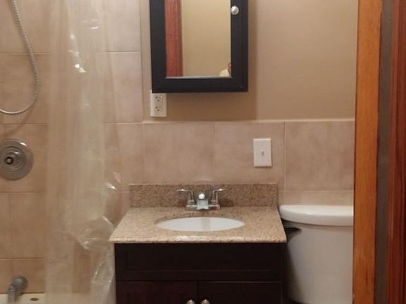 4th image of 387 Burritt St #2