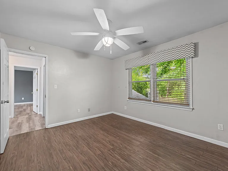 435 Currituck Dr — Photo 44