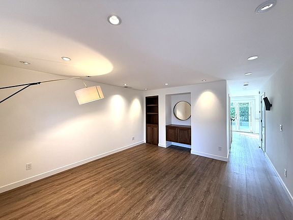 3rd image of 104 Mariner Green Dr