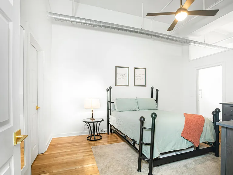 300 20th St N #204 — Photo 17
