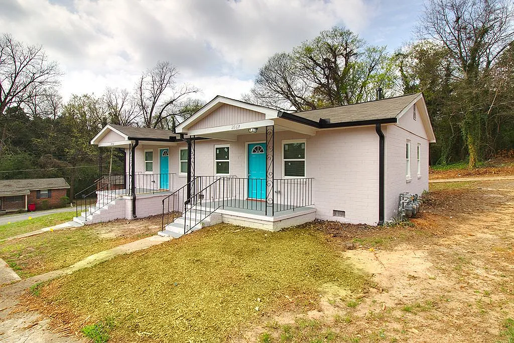 2 bed, 700 sqft, $795 — Photo 1