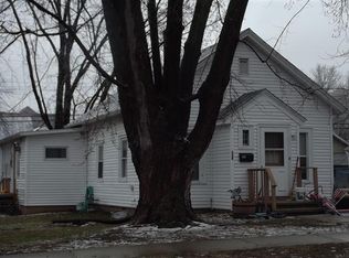 520 5th St, Baraboo, WI 53913