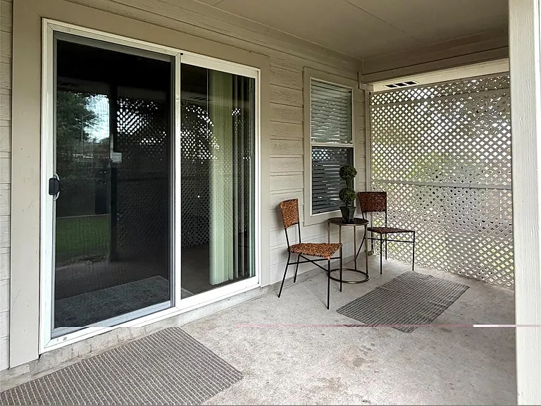 2325 Clover Ridge Dr — Photo 15