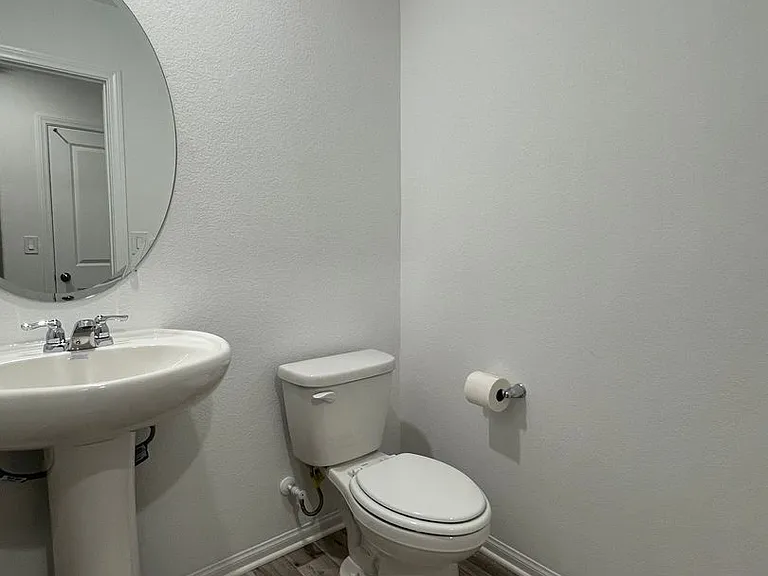 7668 Loftwood Ave — Photo 10