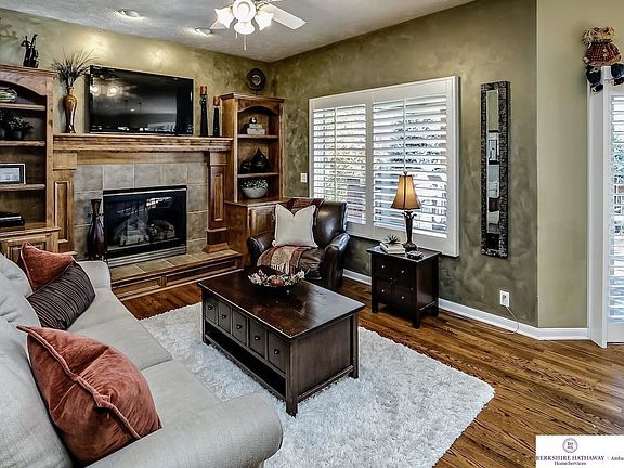 4th image of 3619 S 182nd Cir