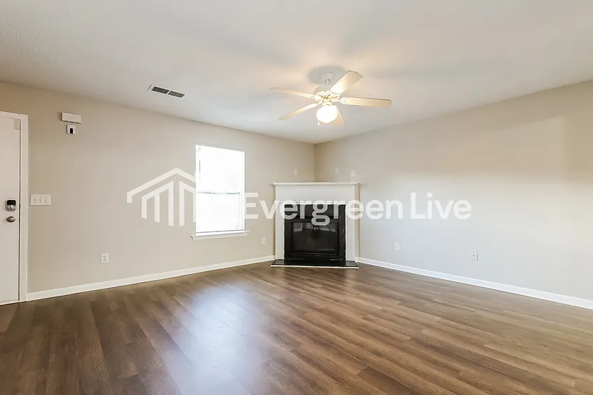 3 bed, 2.0 bath, 1440 sqft, $1,495 — Photo 2