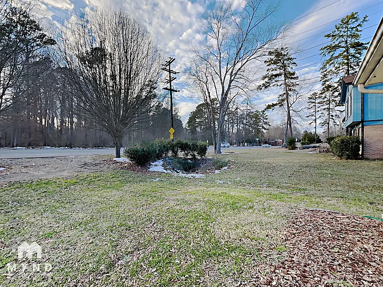 6409 Barrington Dr — Photo 13