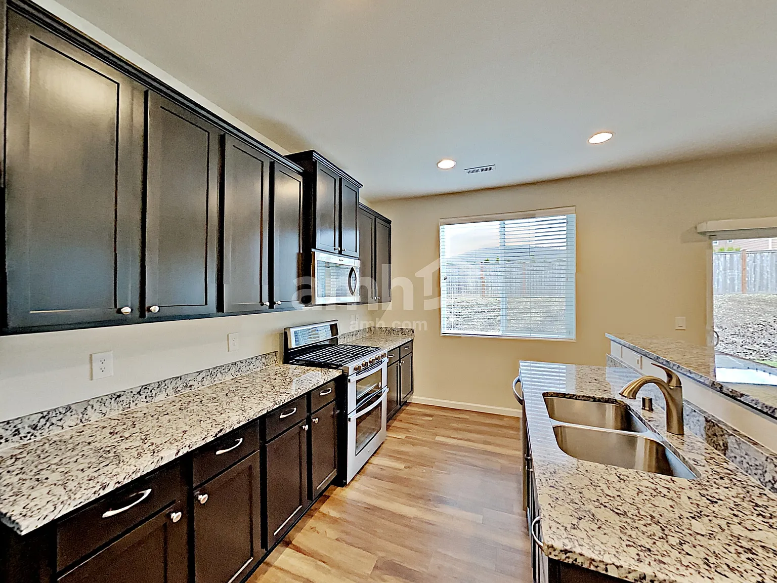 4 bed, 2.5 bath, 2378 sqft, $3,315 — Photo 3