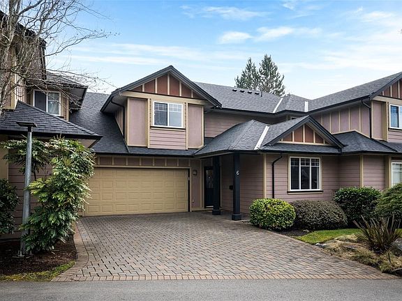 2nd image of 15 Helmcken Rd #6