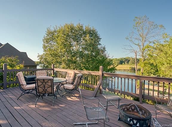 4th image of 125 Canterbury Dr