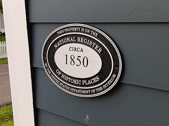 4th image of 313 E Main St