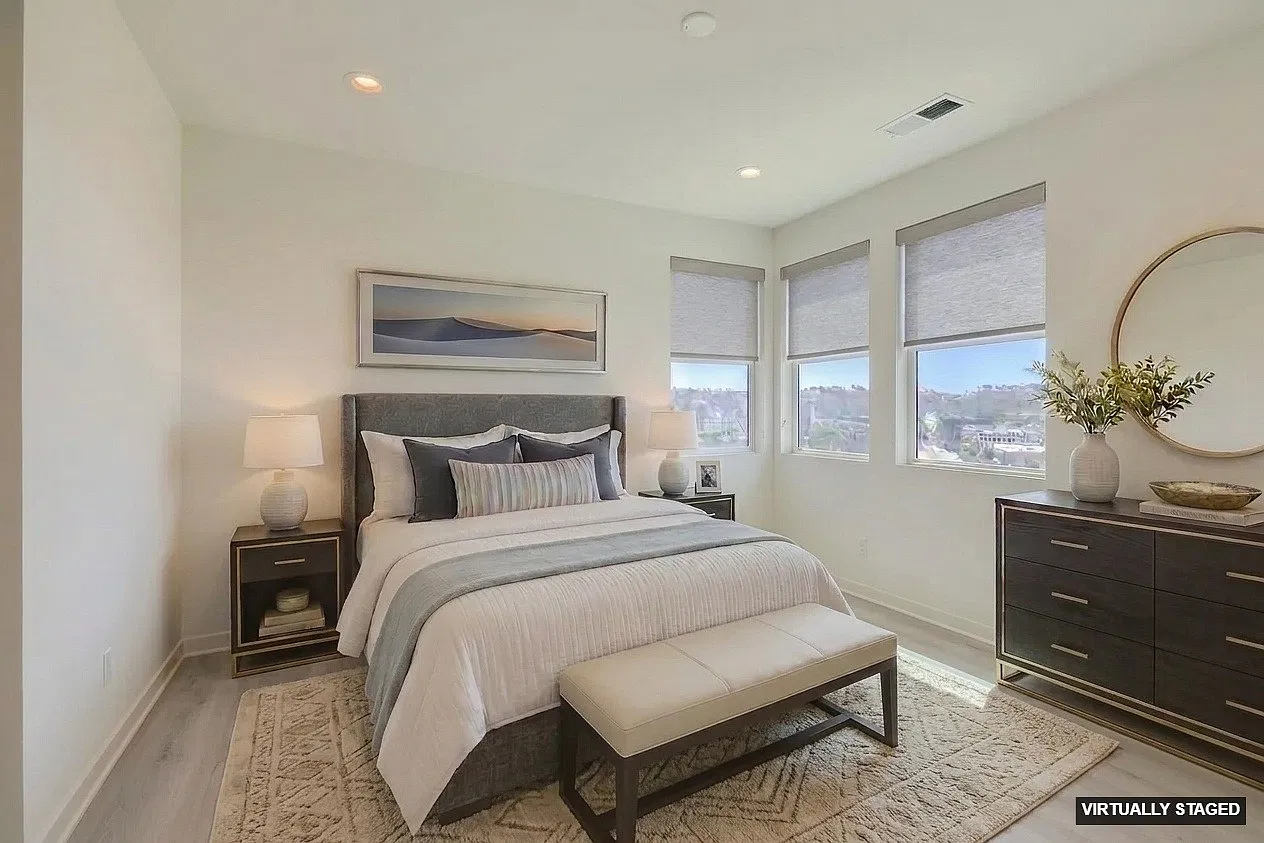 3 bed, 2.5 bath, 1570 sqft, $5,900 — Photo 3