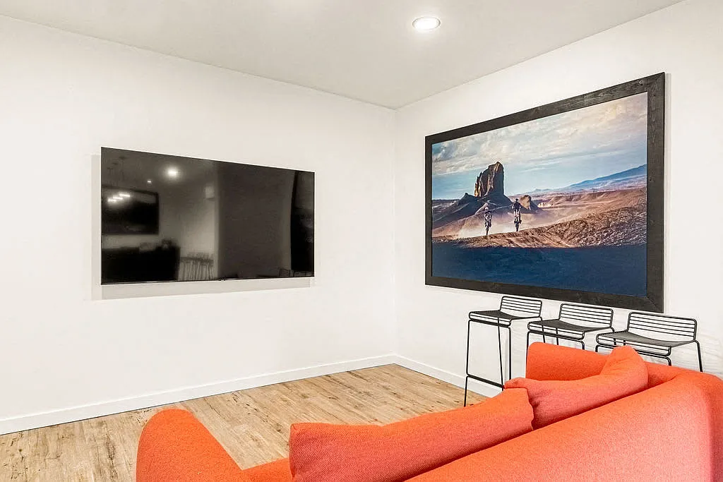 Nomad Apartments — Photo 3