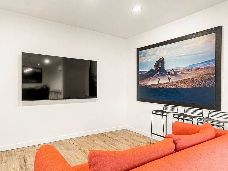 Nomad Apartments — Photo 3