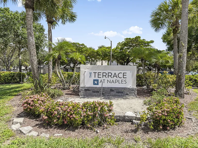 Terrace at Naples Townhomes — Photo 9