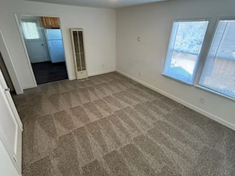 341 Menker Ave — Photo 3