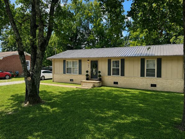 105 Vaughn St