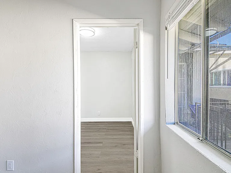 811 Gardenia Avenue — Photo 17