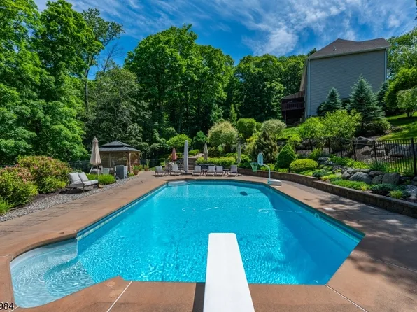 11 Stoneridge Ct, Rockaway Twp., NJ 07866