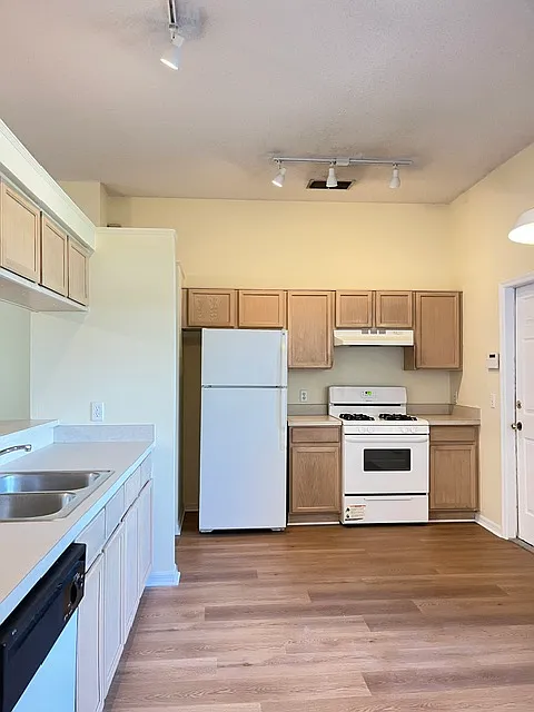 3/2 in DeLand, $1,800/month! — Photo 3