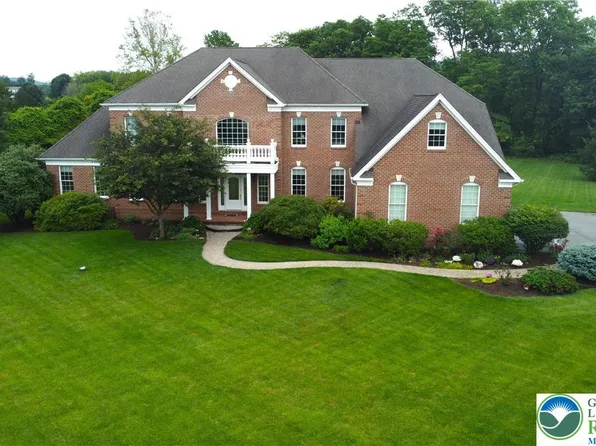 55 Forrest Stand Dr, Easton, PA 18042