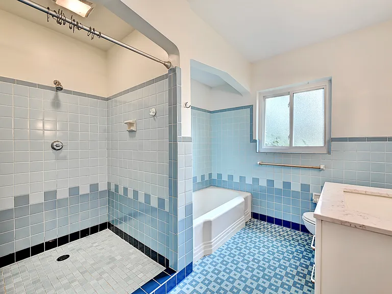 8 Kennedy Rd — Photo 18