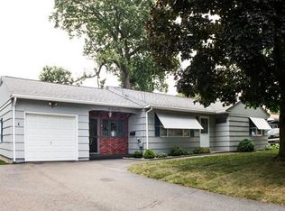 103 Acrebrook Dr, Chicopee, MA 01020