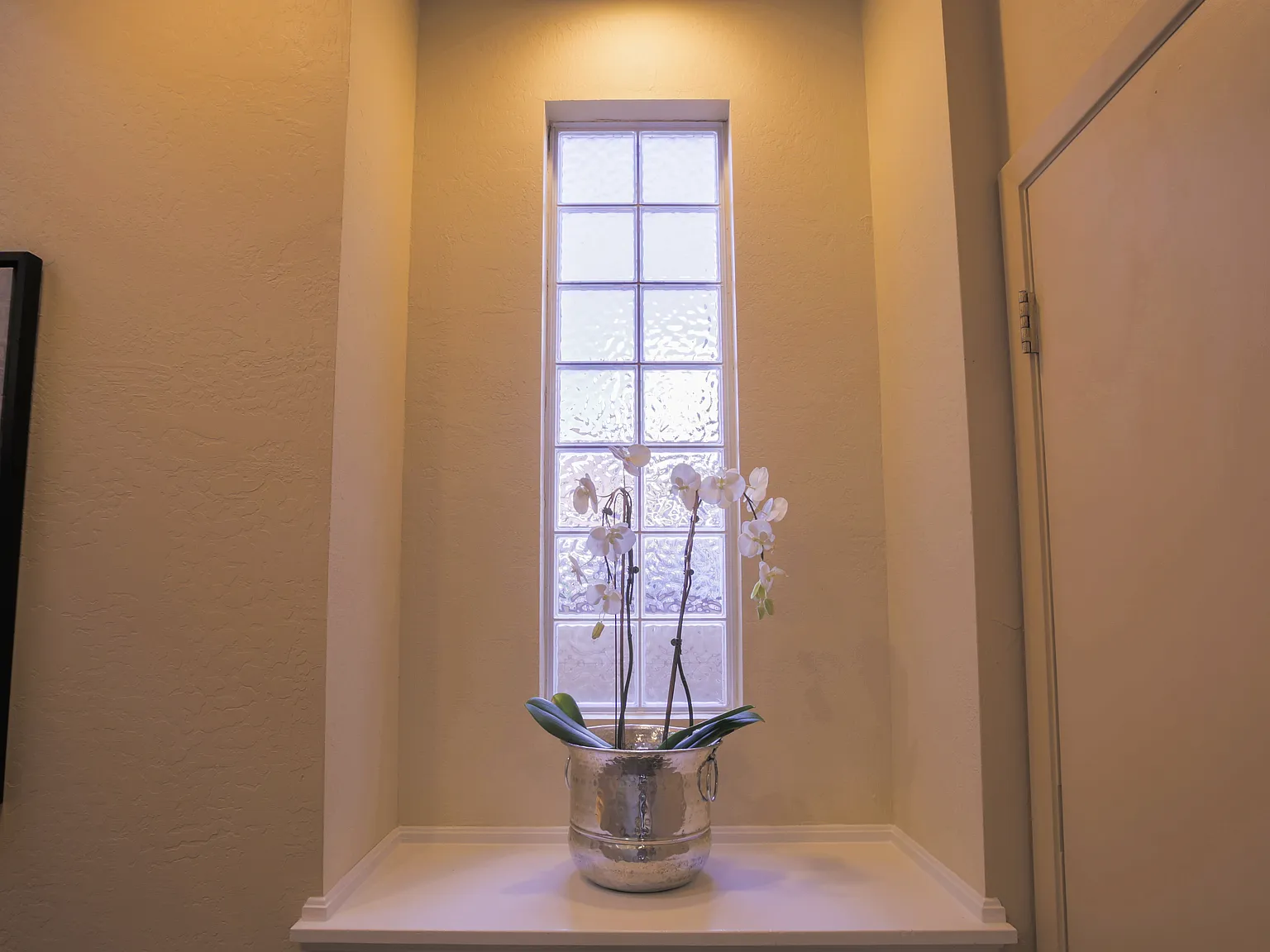 2 bed, 950 sqft, $5,350 — Photo 4