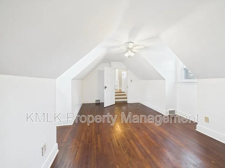 407 Washington St NE — Photo 26