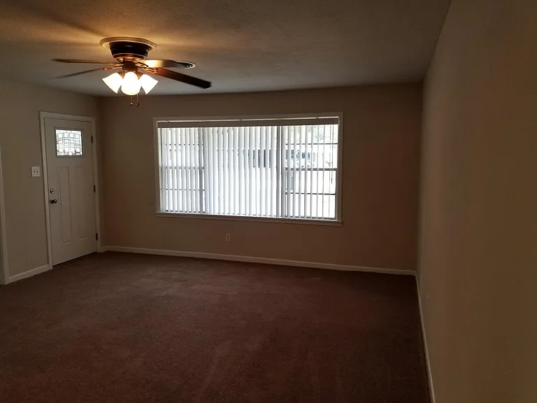 908 Cherryhill St — Photo 6