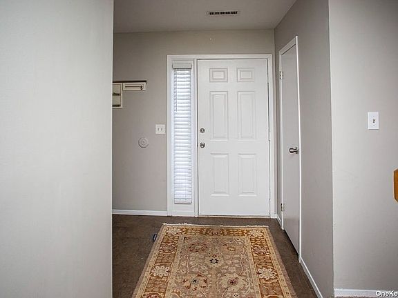 3rd image of 305 Sara Cir #305