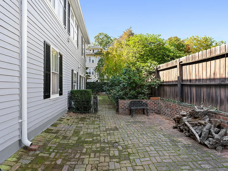 209 N Washington St — Photo 137