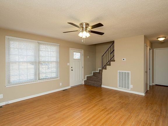 5th image of 243 Maplewood Dr