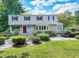 359 Fairland Dr, Fairfield, CT 06825