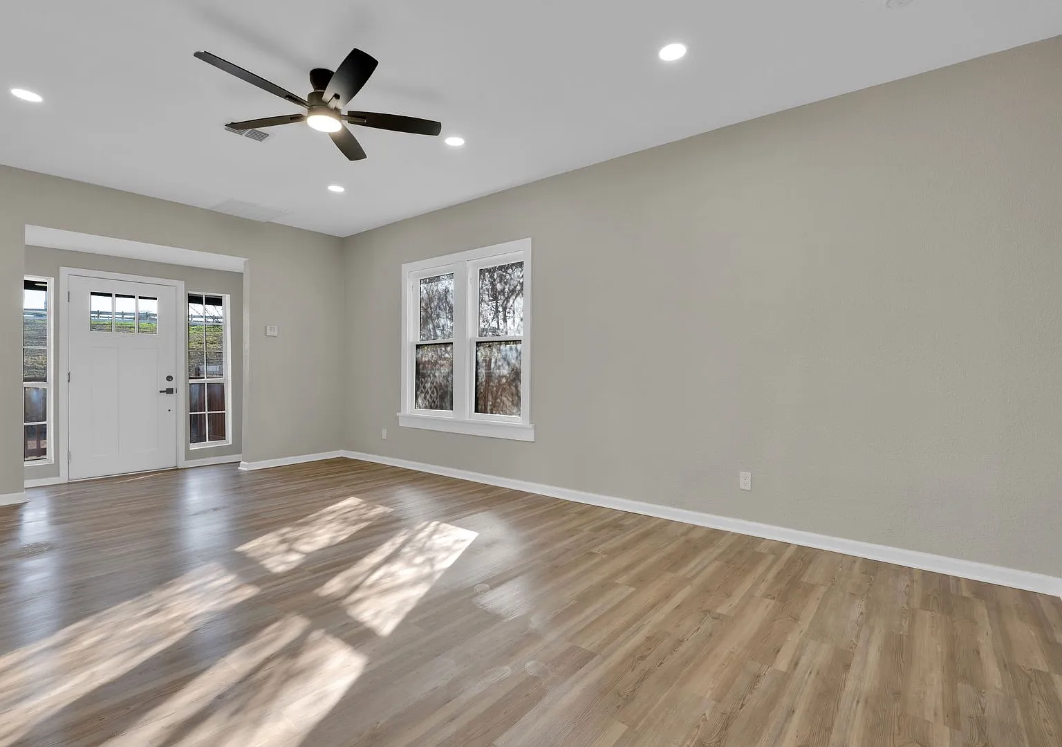 Updated Urban Retreat in the Heart of San Antonio — Photo 4