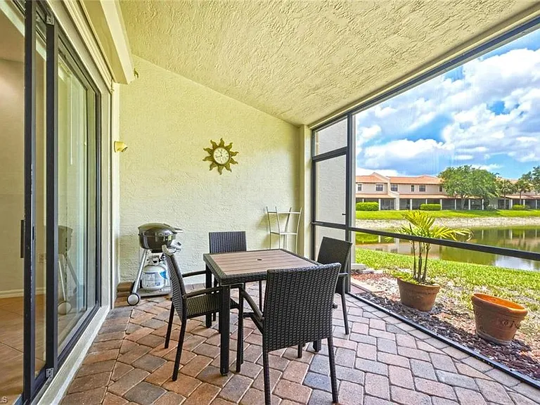 7631 Bristol Cir — Photo 32