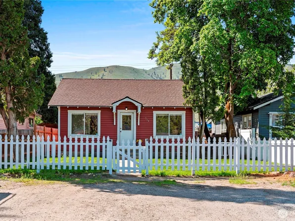 314 E Okanogan Avenue, Chelan, WA 98816