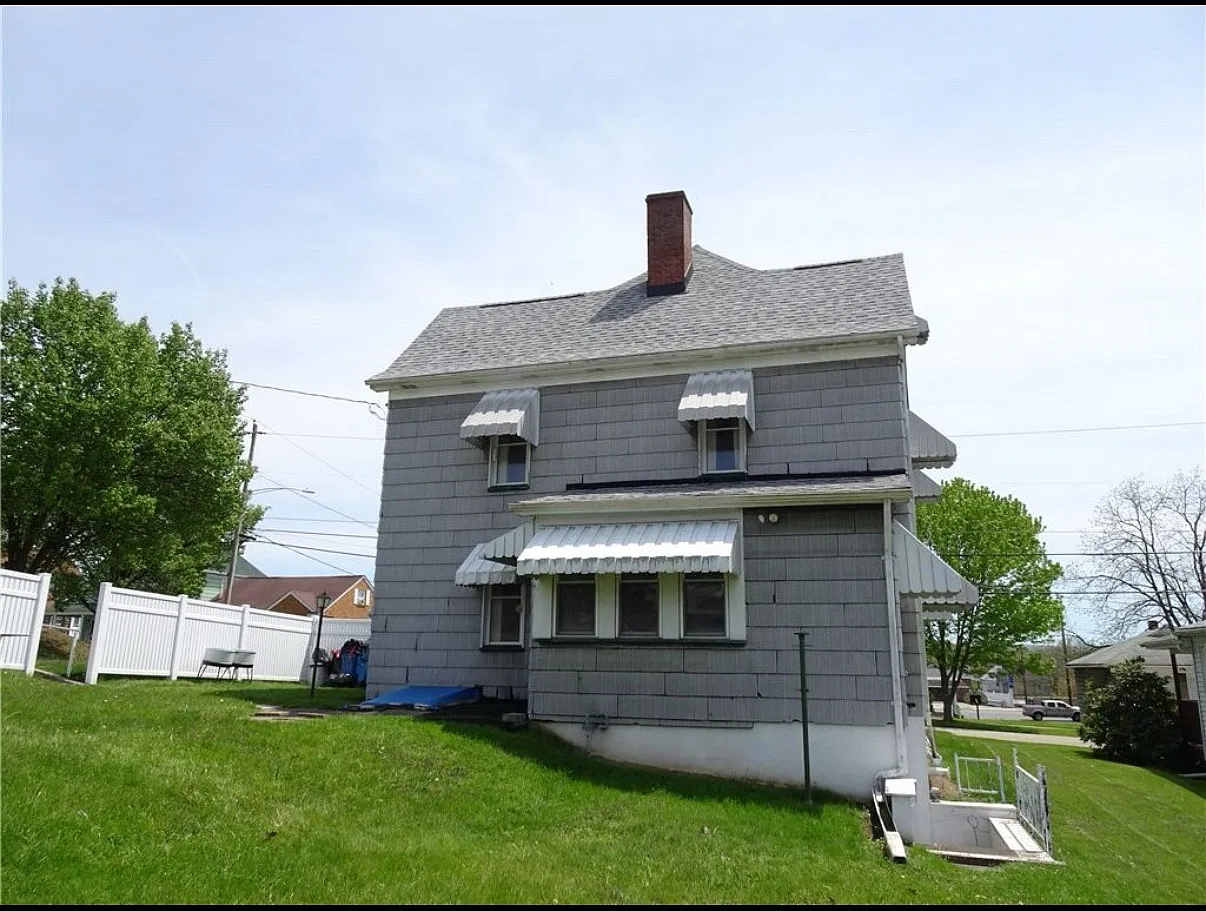 3 bed, 1.5 bath, 1796 sqft, $1,295 — Photo 3