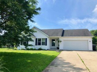 30880 Oakbrook Dr, Granger, IN 46530